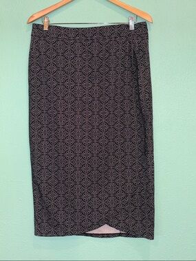 Ripskirt Hawaii Black & White Geometric Skirt. Size Medium